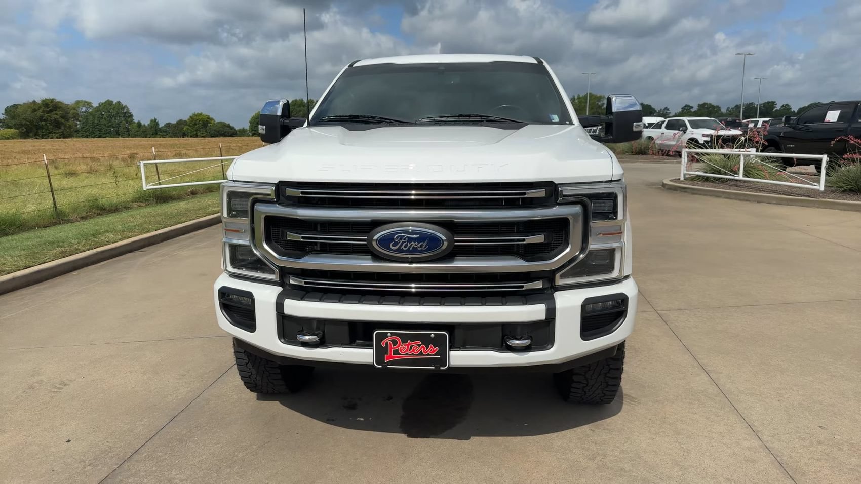Used 2022 Ford F250 Platinum w/ FX4 Off-Road Package AWD/4WD image 3
