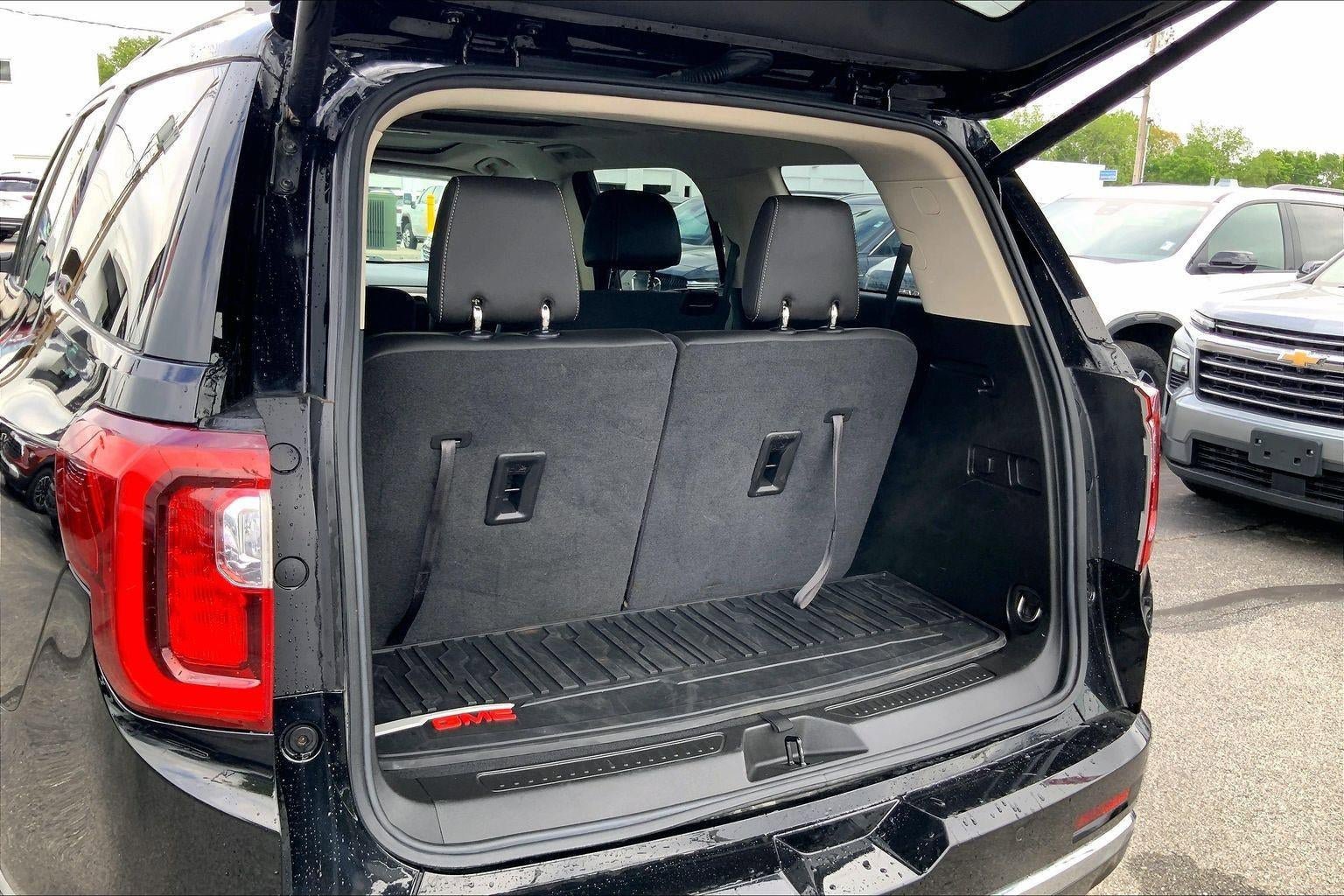 Used 2023 GMC Acadia Denali w/ Trailering Package AWD/4WD image 4