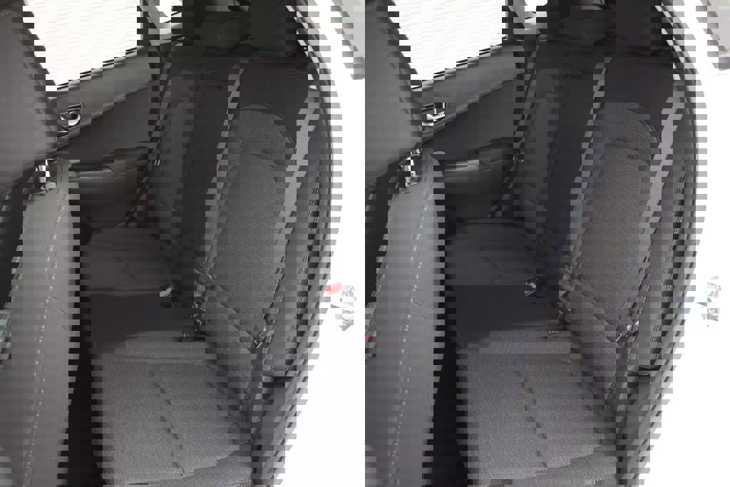 Used 2023 Hyundai Kona SE w/ Cargo Package image 12