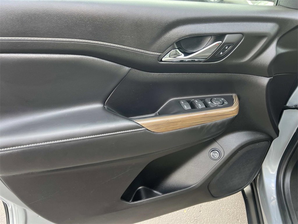 Certified 2023 GMC Acadia SLE w/ Driver Convenience Package image 15