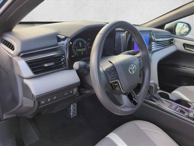 Used 2025 Toyota Camry SE FWD image 12