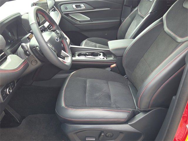 Used 2025 Ford Explorer ST image 16