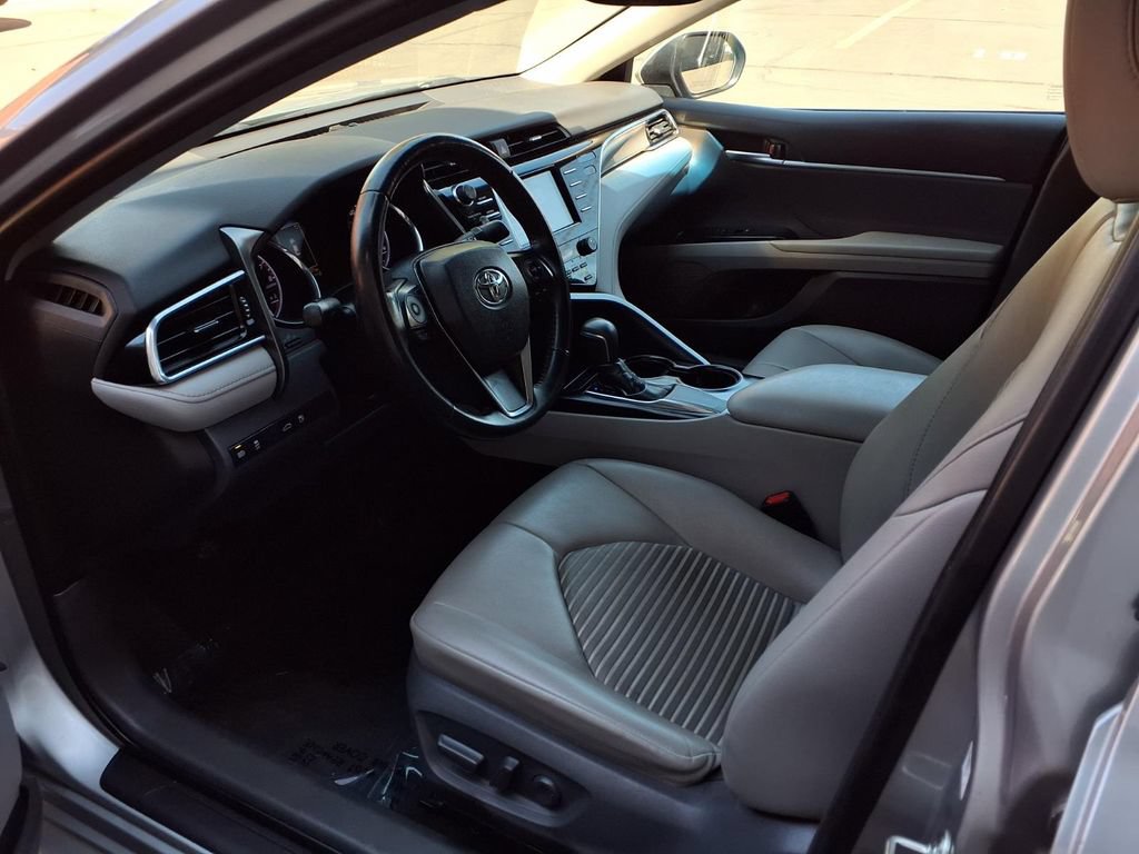 Certified 2018 Toyota Camry SE w/ Convenience Package FWD image 17