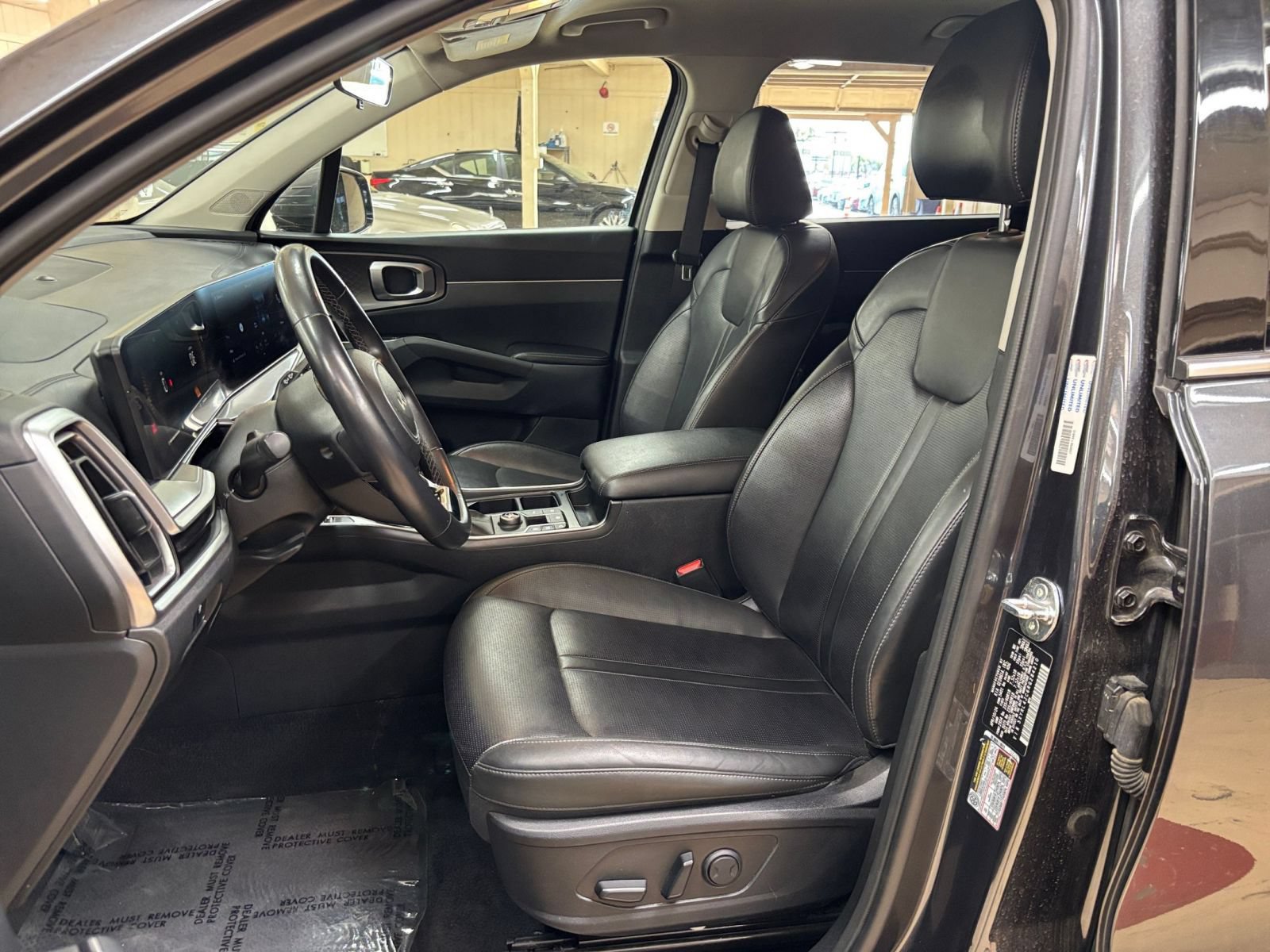 Used 2024 Kia Sorento S FWD image 29