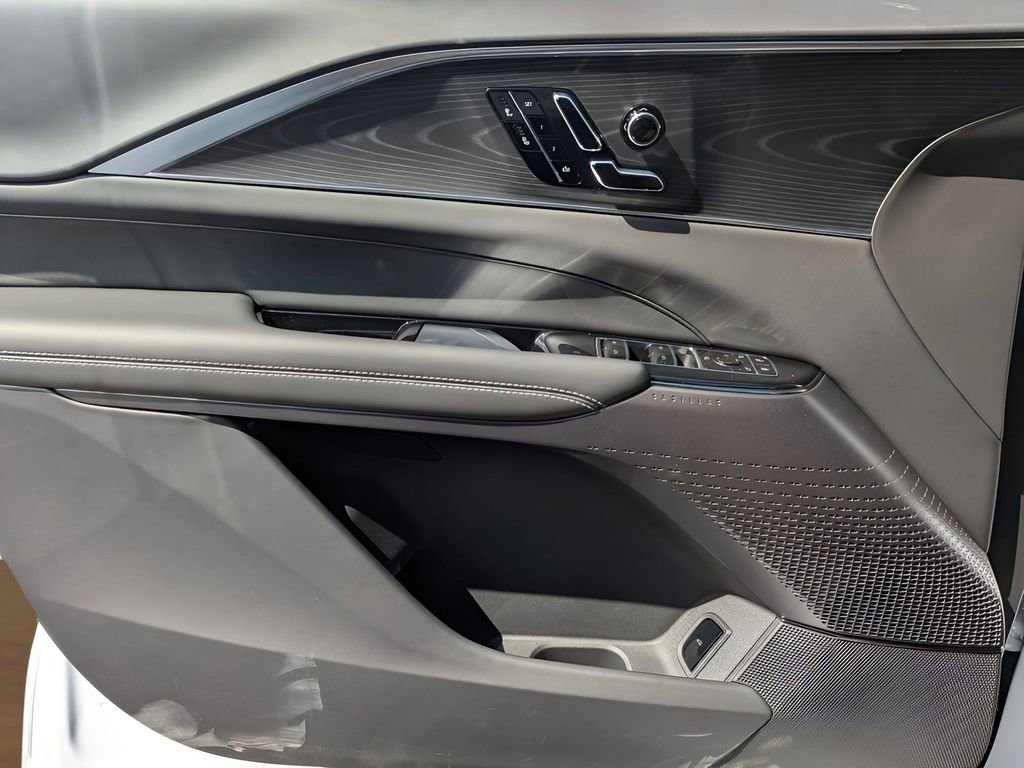 New 2026 Cadillac Lyriq Luxury w/ LPO, Floor Liner Package image 11