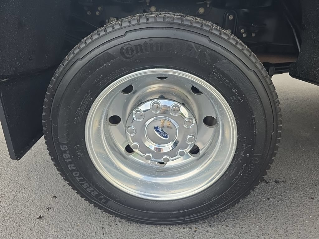 Used 2023 Ford F450 Platinum w/ FX4 Off-Road Package AWD/4WD image 8