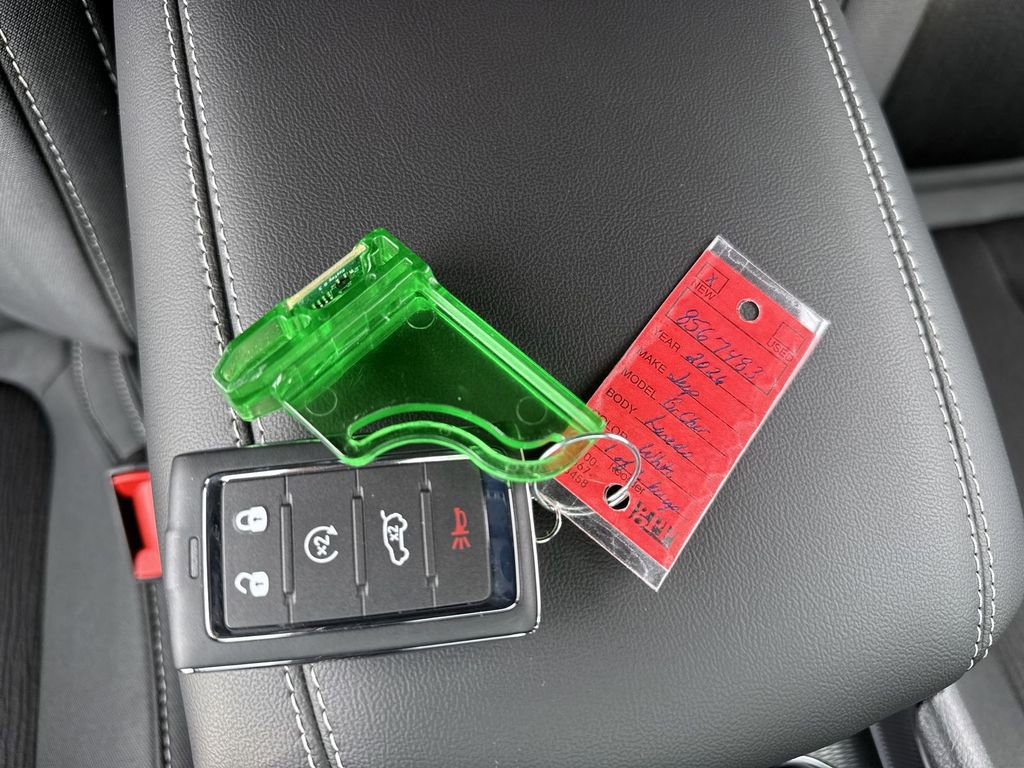 New 2026 Jeep Grand Cherokee Laredo image 28