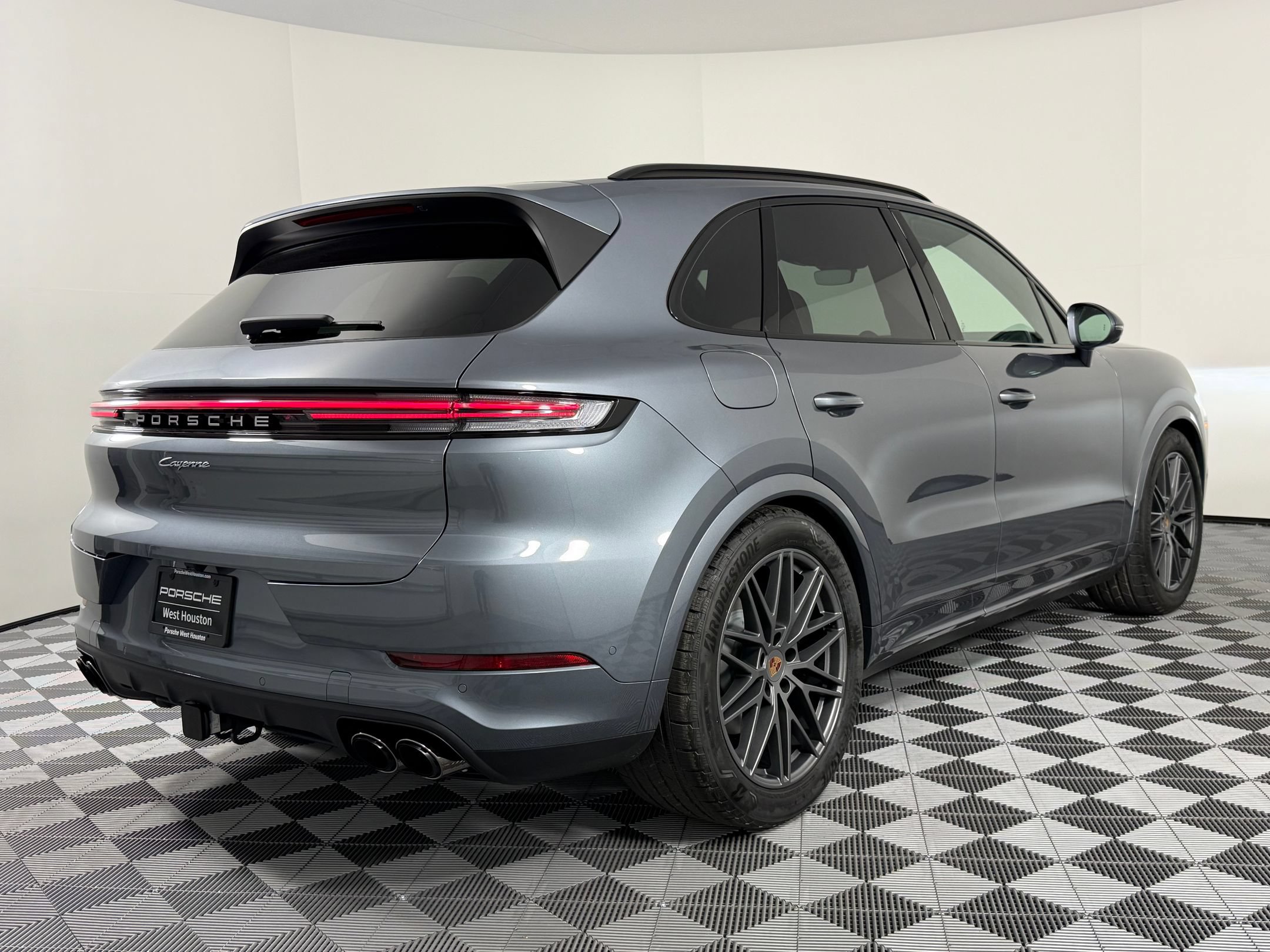 Certified 2026 Porsche Cayenne AWD/4WD image 9