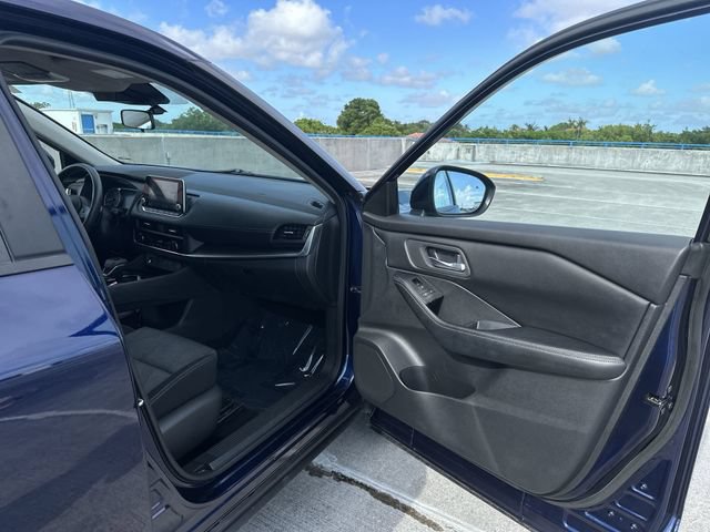 Used 2024 Nissan Rogue SV FWD image 23