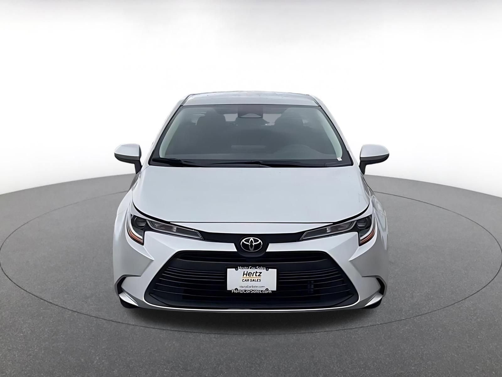 Used 2025 Toyota Corolla LE FWD image 3