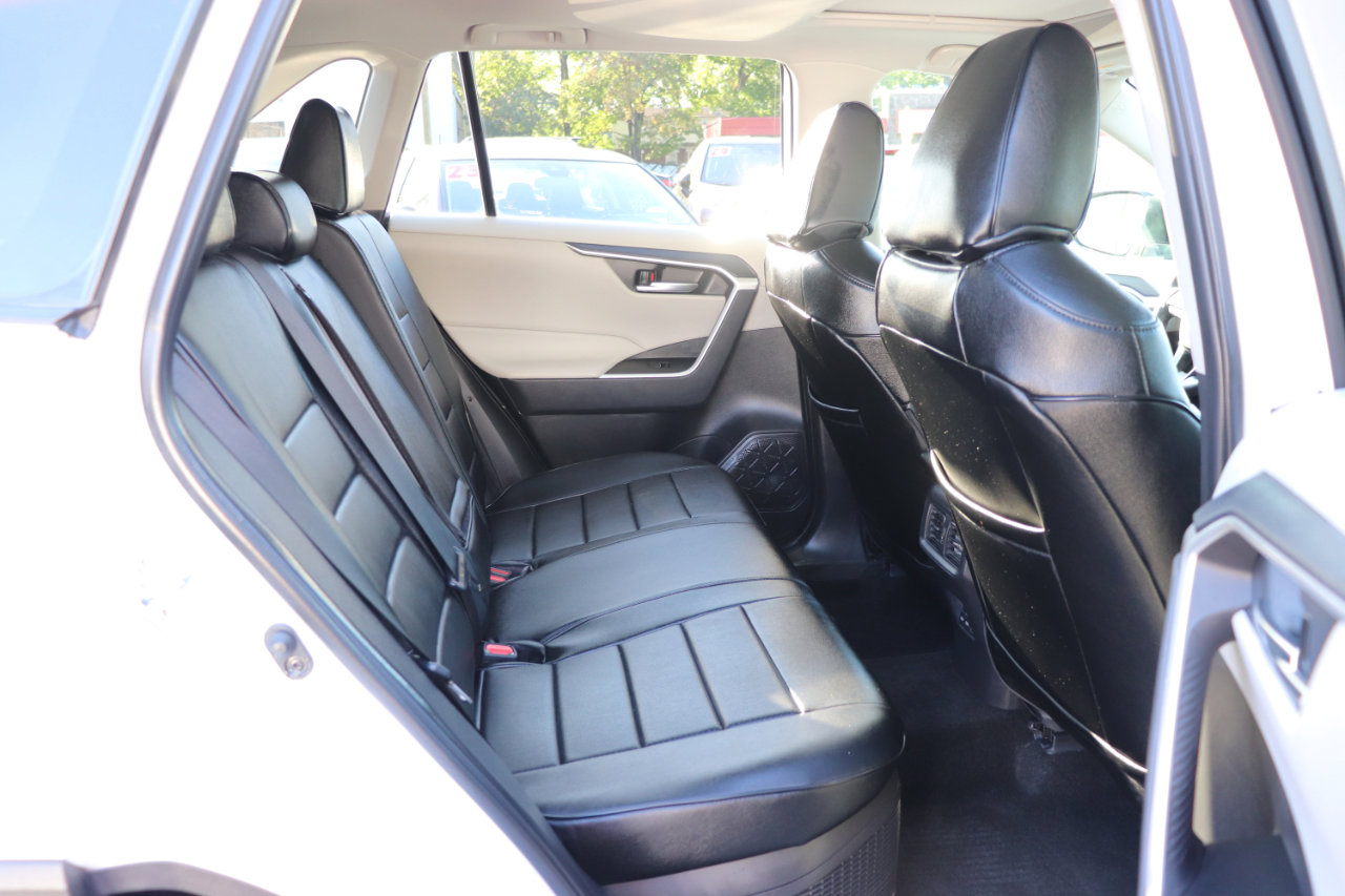 Used 2025 Toyota RAV4 XLE image 13