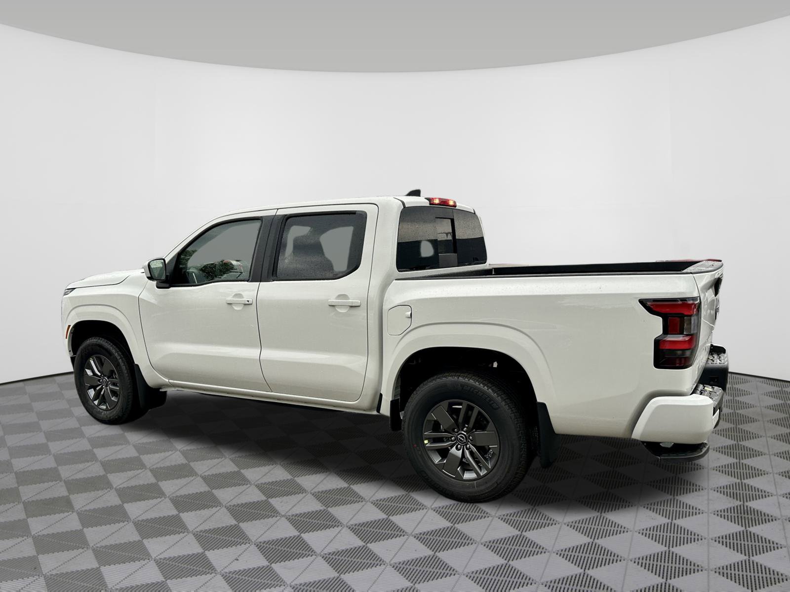 New 2026 Nissan Frontier SV w/ Tow Package AWD/4WD image 9