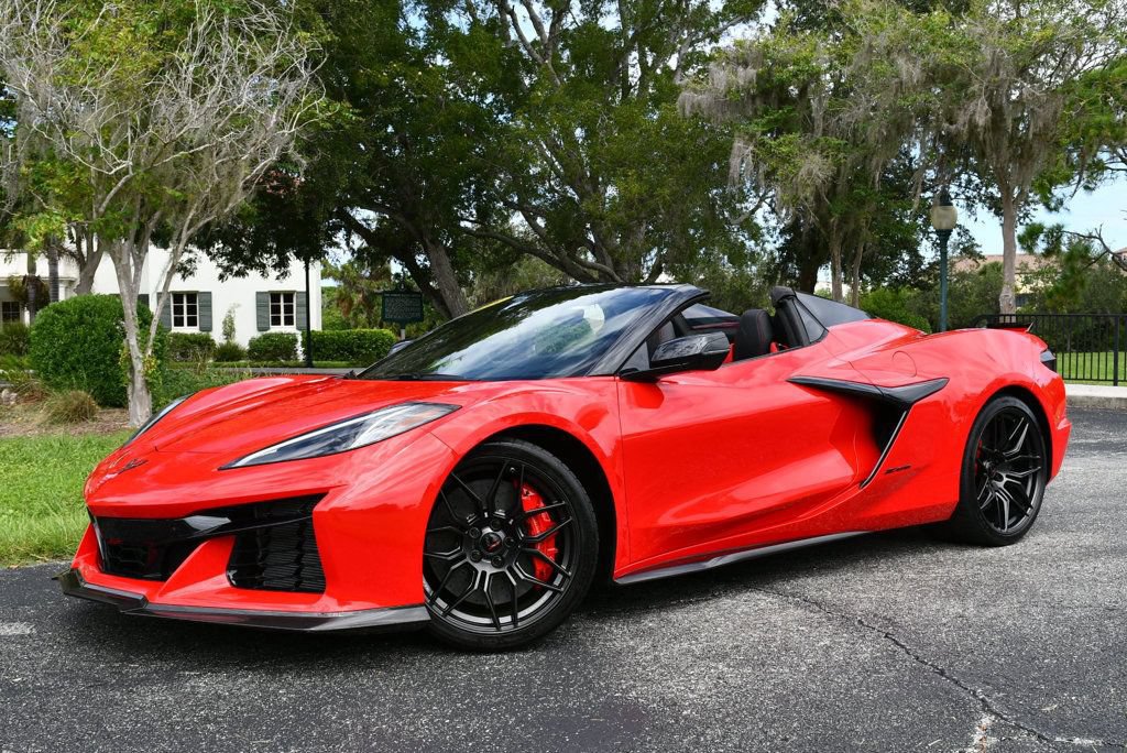 Used 2023 Chevrolet Corvette Z06 w/ Stealth Interior Trim Package RWD image 23
