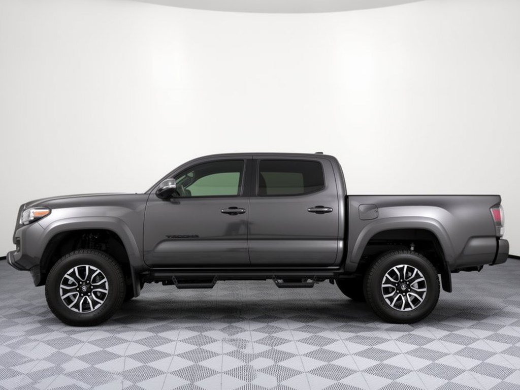 Used 2021 Toyota Tacoma TRD Sport w/ Technology Package AWD/4WD image 2