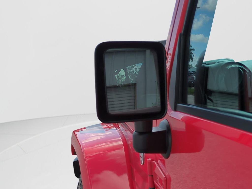 Used 2017 Jeep Wrangler Unlimited Sahara AWD/4WD image 21