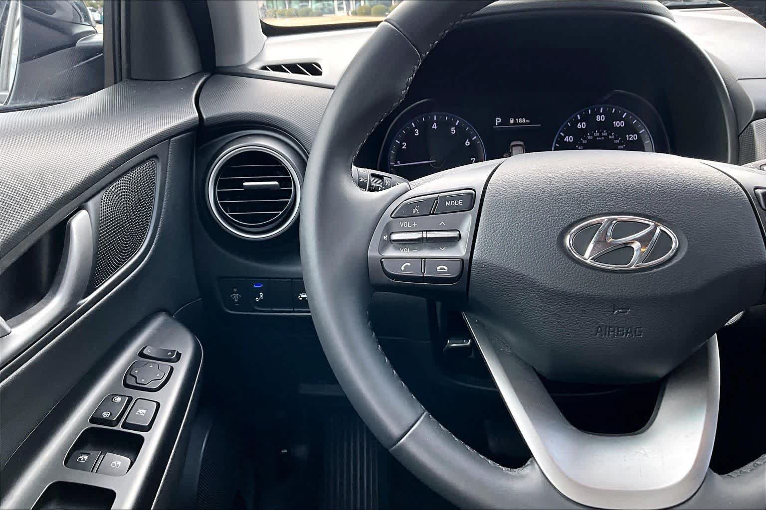 Used 2020 Hyundai Kona Limited FWD image 24