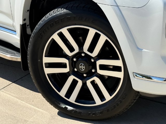 Used 2024 Toyota 4Runner Limited AWD/4WD image 2