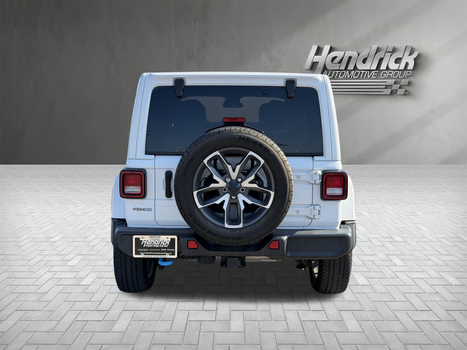 Used 2024 Jeep Wrangler Unlimited w/ Convenience Group AWD/4WD image 9