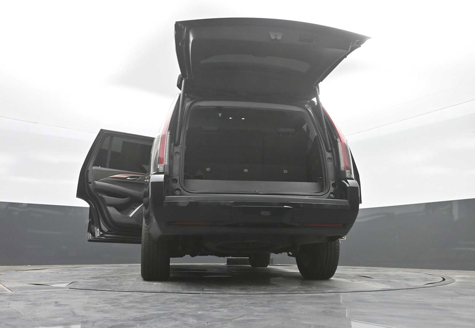 Used 2018 Cadillac Escalade 4WD image 42