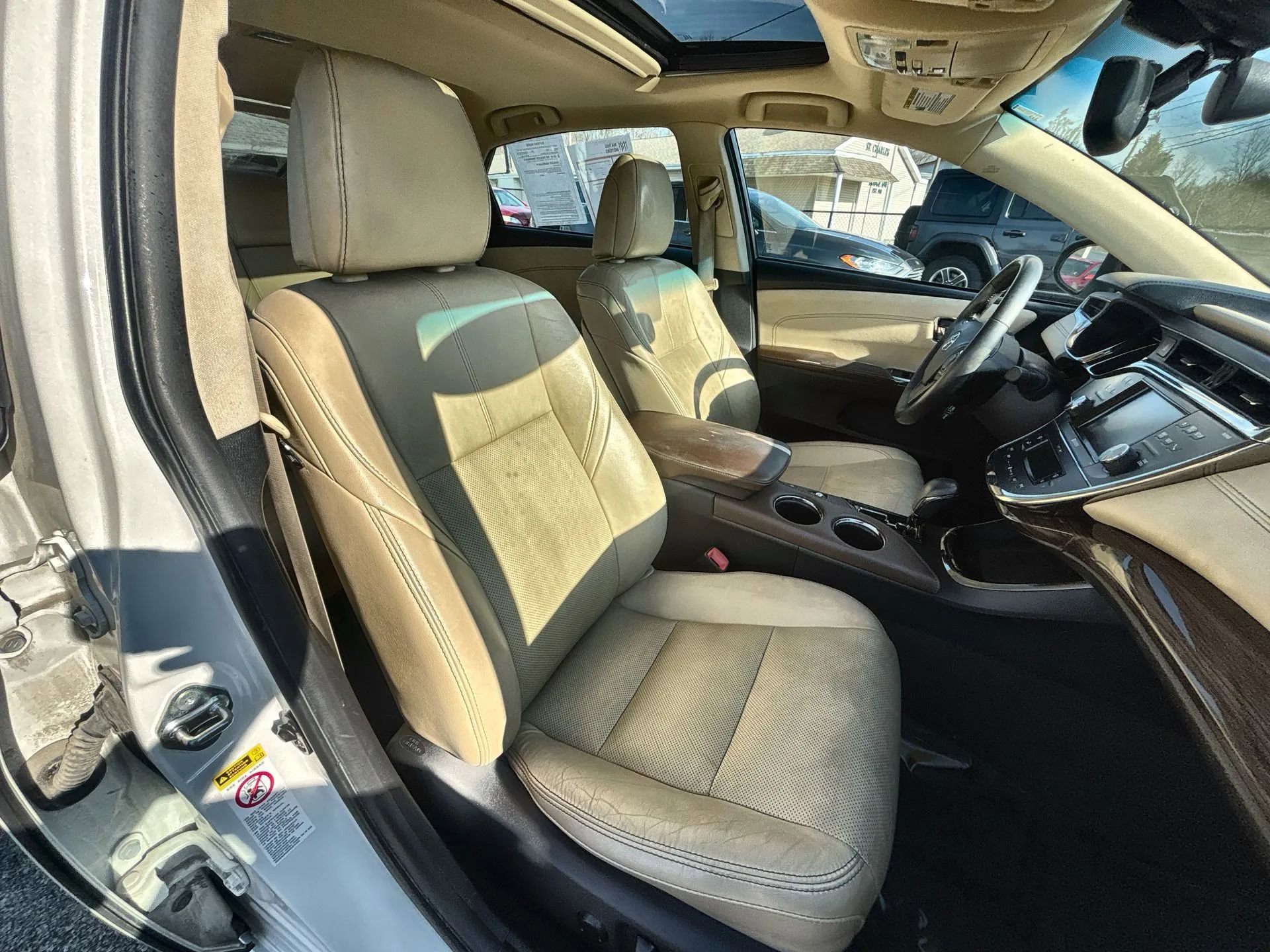 Used 2014 Toyota Avalon Limited w/ Technology Package image 26