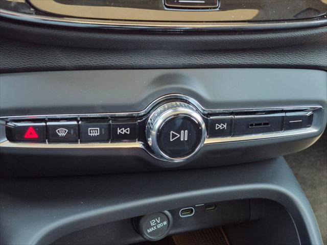 New 2026 Volvo XC40 B5 Ultra w/ Protection Package Premier AWD/4WD image 9