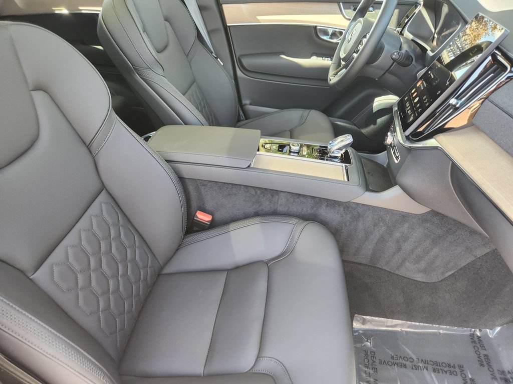 Used 2025 Volvo XC90 B6 Plus AWD/4WD image 5
