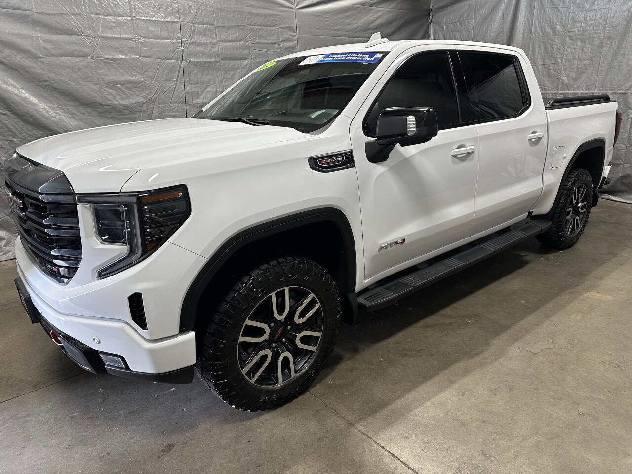 Used 2024 GMC Sierra 1500 AT4 w/ Technology Package image 3