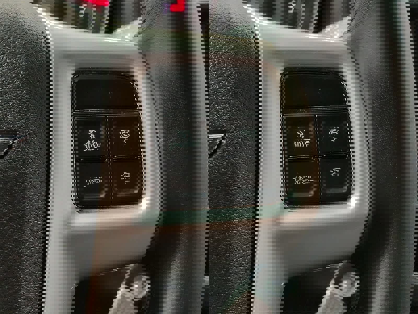 Used 2013 Chrysler 200 Limited image 25