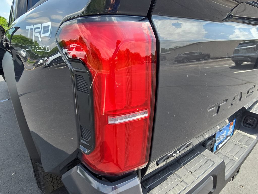 Used 2026 Toyota Tacoma TRD Off-Road AWD/4WD image 37