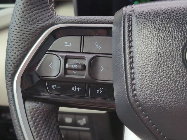 Used 2025 Toyota Sequoia Capstone image 24