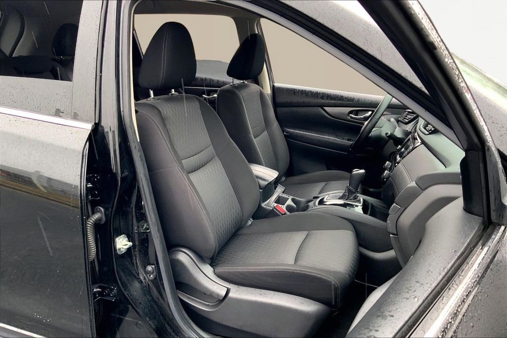 Used 2020 Nissan Rogue SV image 19