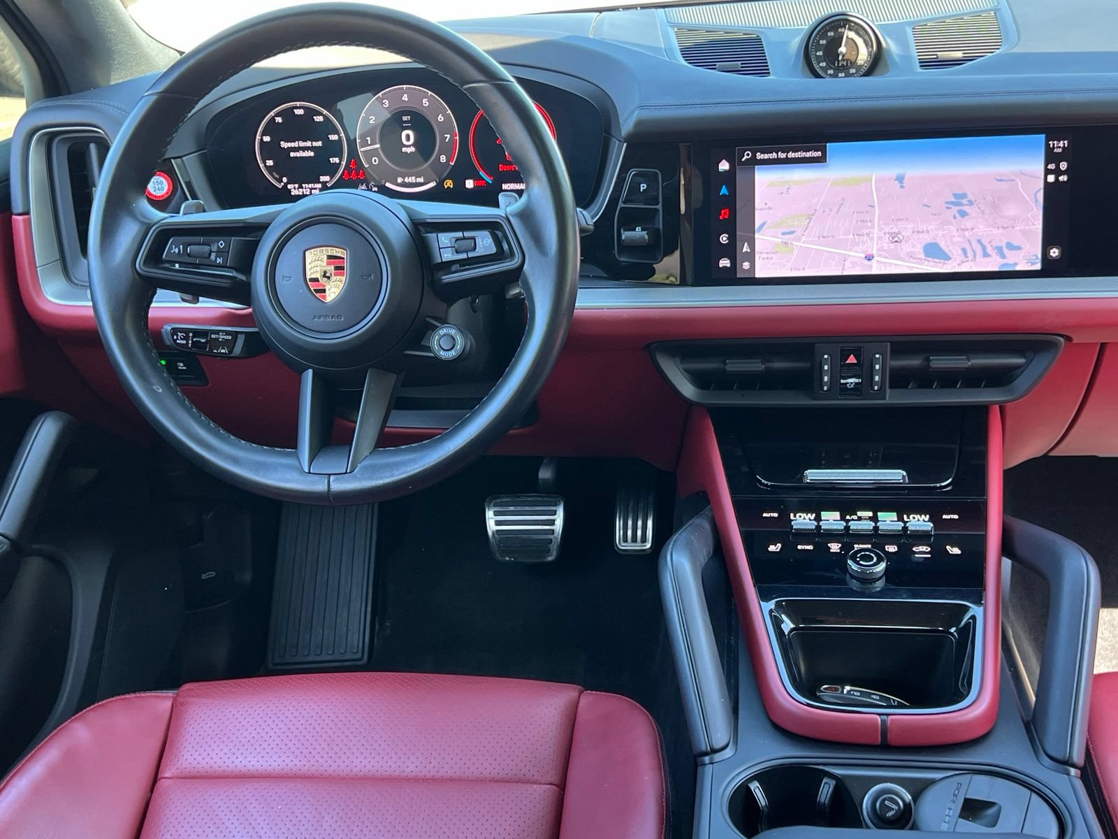 Certified 2024 Porsche Cayenne S AWD/4WD image 16