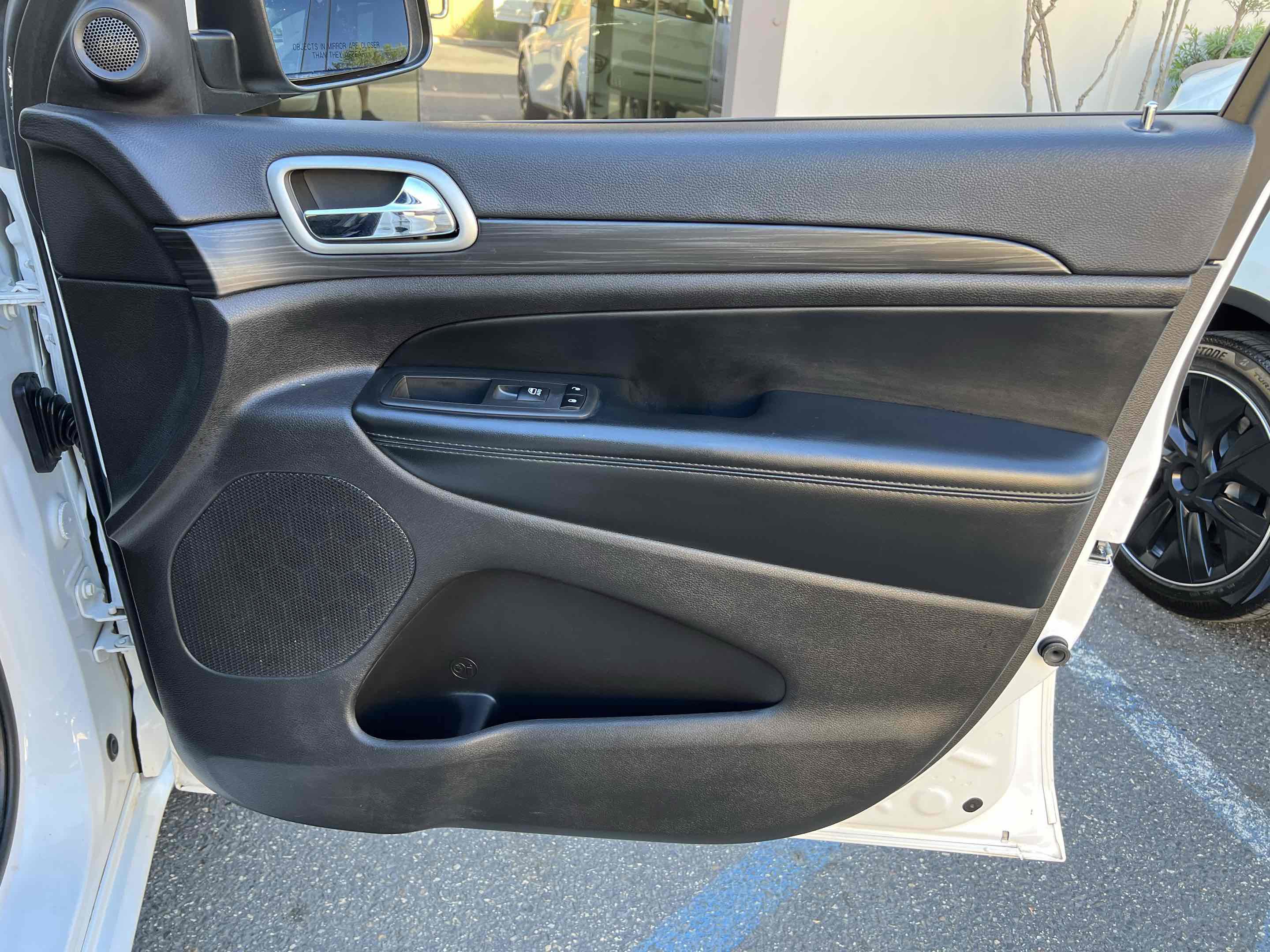 Used 2021 Jeep Grand Cherokee Laredo X image 65