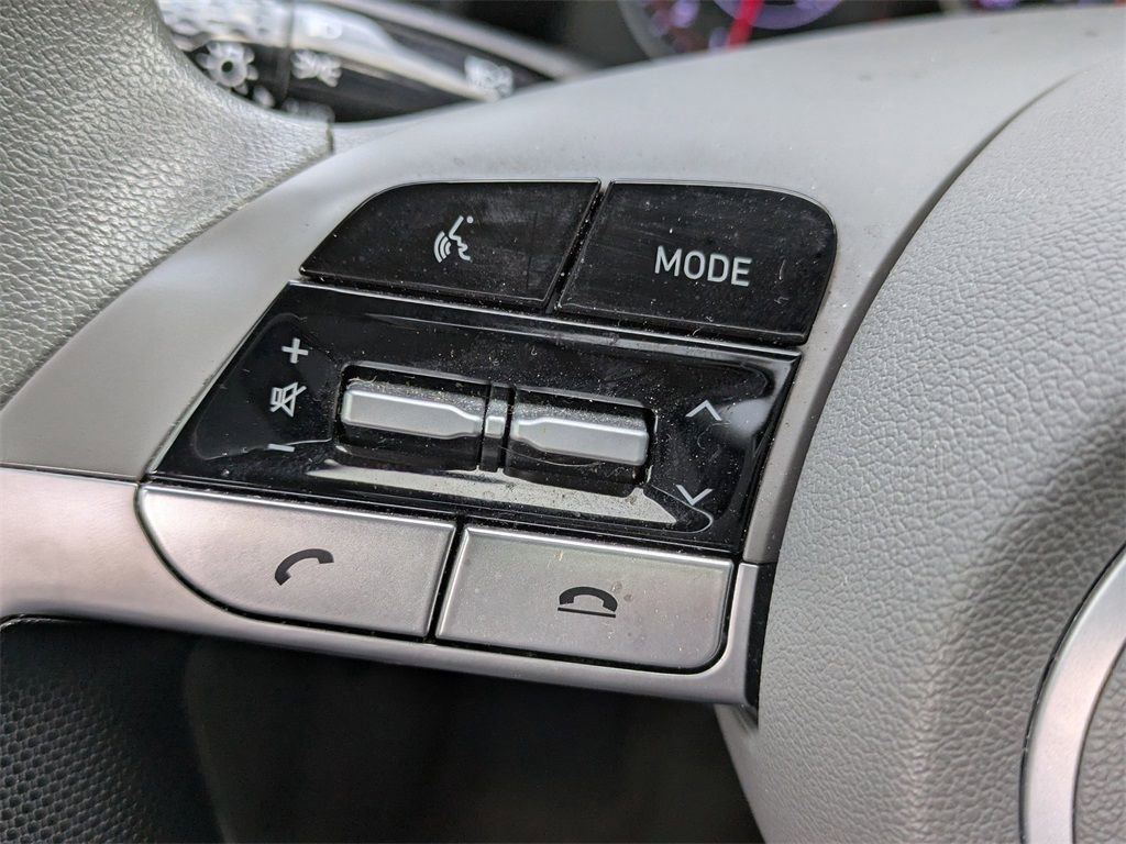 Used 2023 Hyundai Elantra SEL image 19