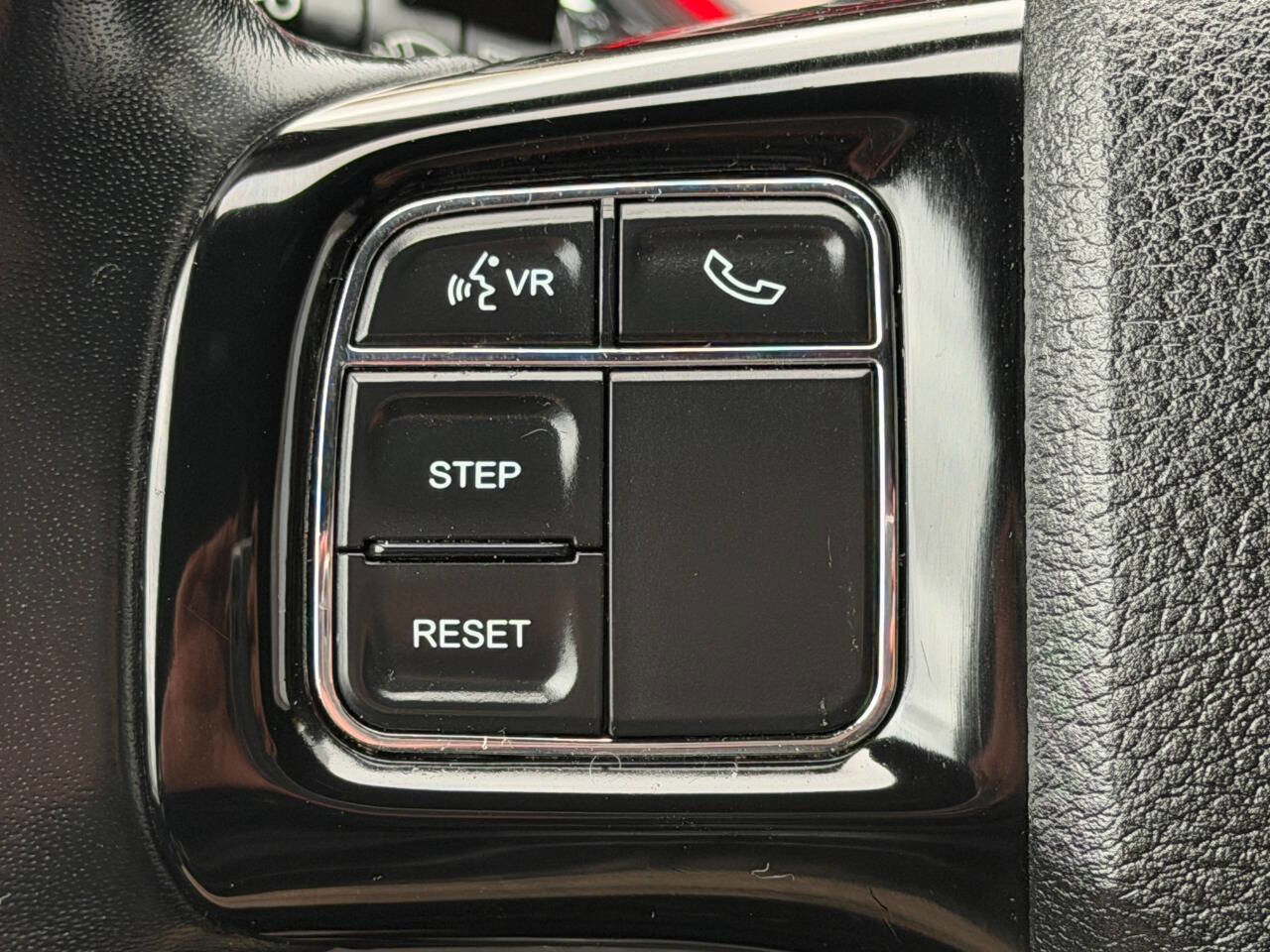 Used 2017 Dodge Grand Caravan SE image 31