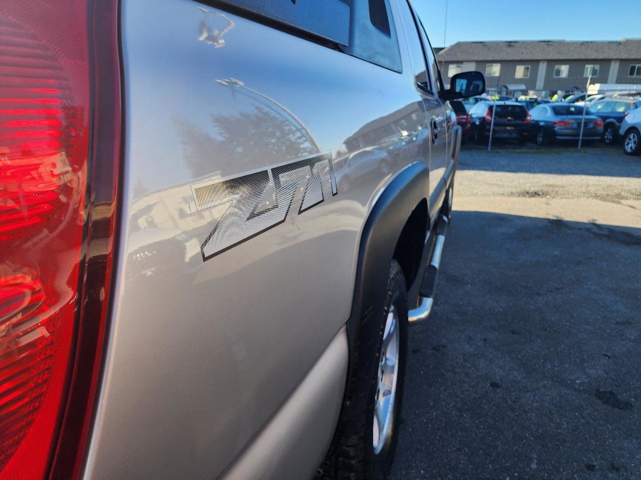 Used 2004 Chevrolet Avalanche Z71 w/ Sun And Sound Package image 35