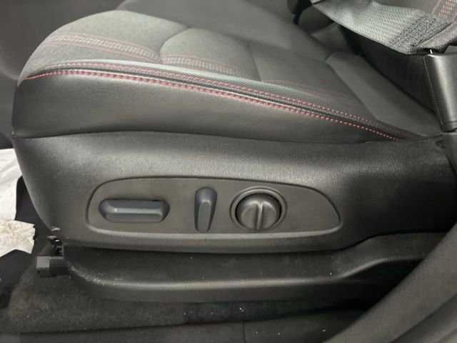 Used 2023 Chevrolet Equinox RS image 10