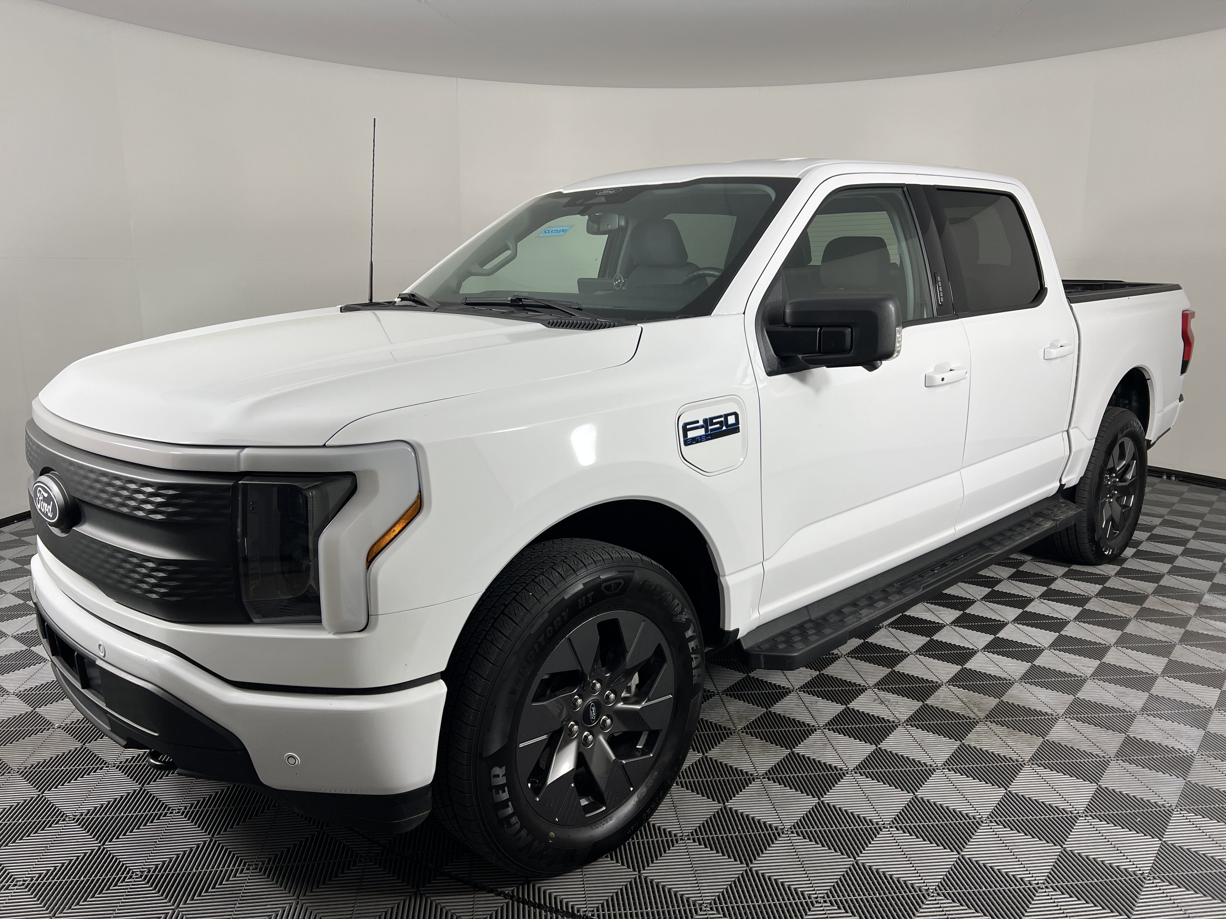 Used 2024 Ford F150 Lightning Flash image 8