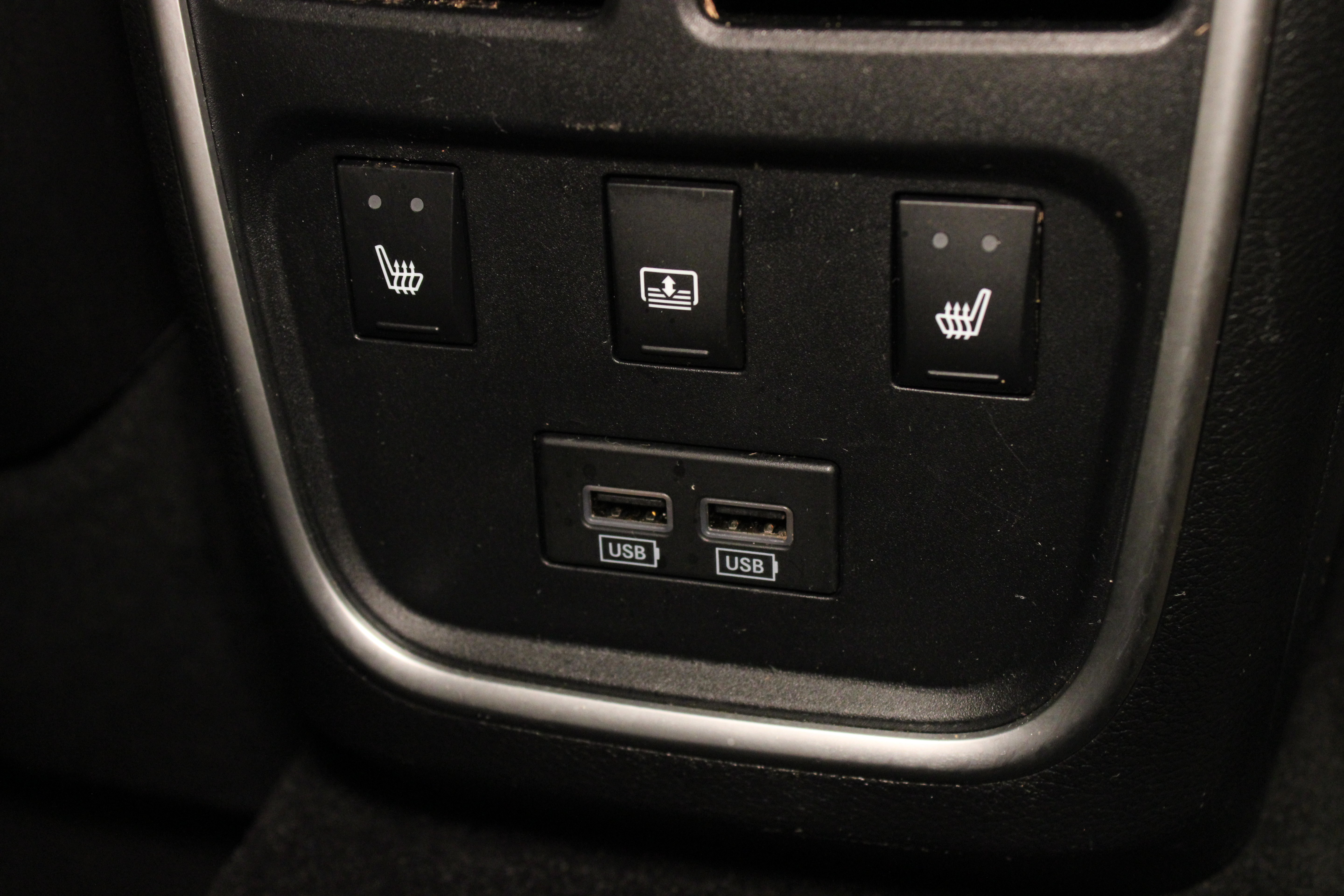 Used 2022 Chrysler 300 Touring L w/ Safetytec Plus Group AWD/4WD image 15