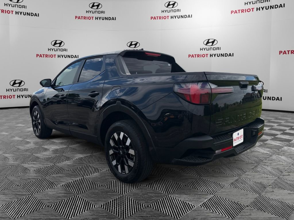 Certified 2025 Hyundai Santa Cruz SE FWD image 5