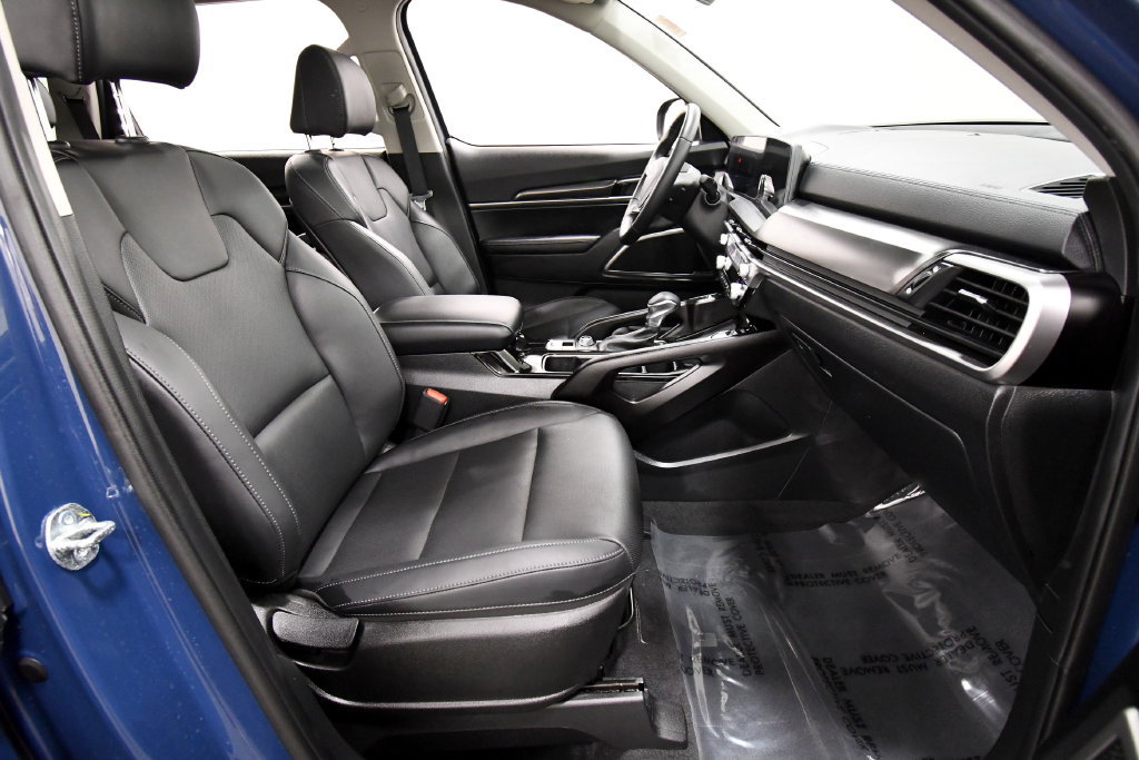 Certified 2024 Kia Telluride S w/ S Sunroof Package AWD/4WD image 19