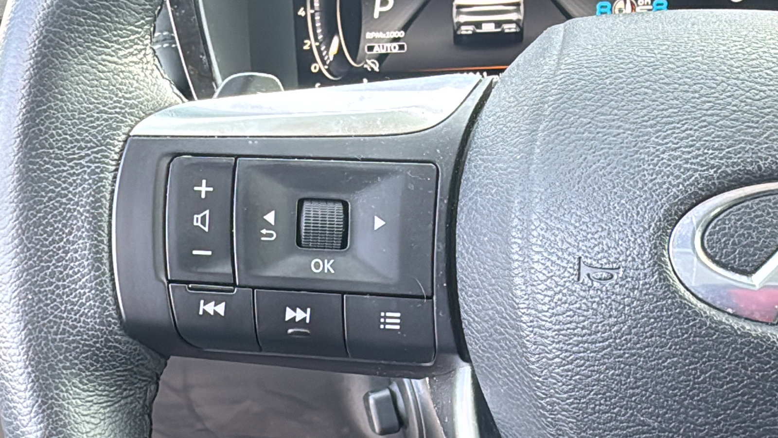 Used 2023 INFINITI QX60 Luxe w/ Cargo Package image 23