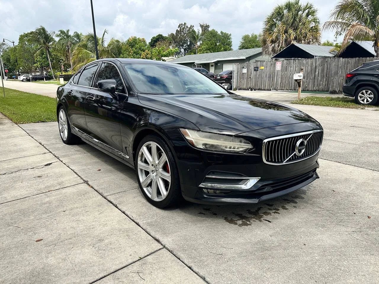 Used 2017 Volvo S90 T5 Inscription w/ Vision Package FWD image 5