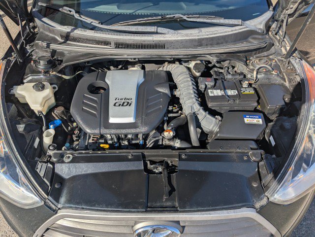 Used 2016 Hyundai Veloster Turbo FWD image 28