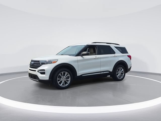 Used 2020 Ford Explorer XLT w/ Equipment Group 202A AWD/4WD image 4