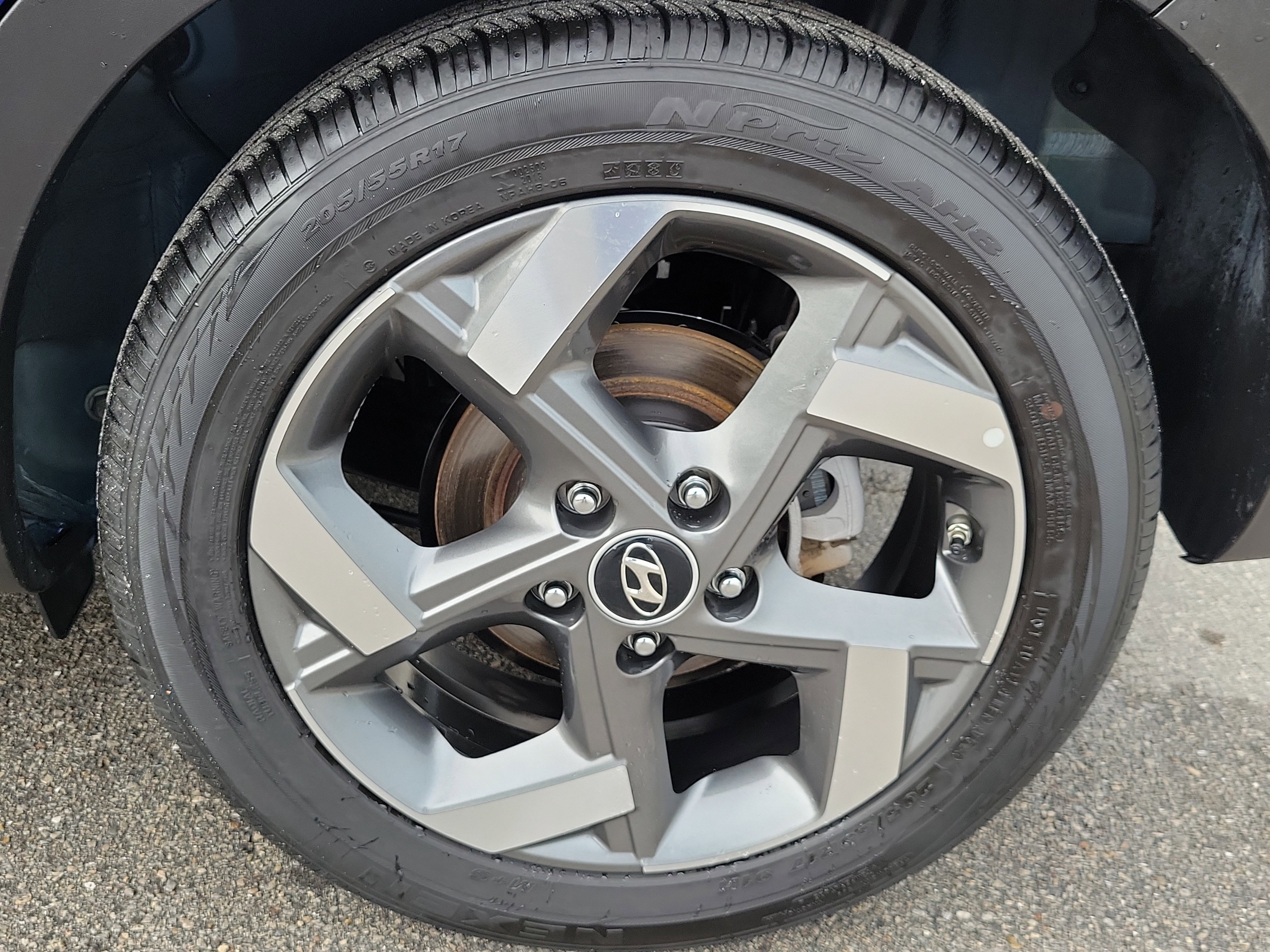 Used 2025 Hyundai Venue FWD image 29