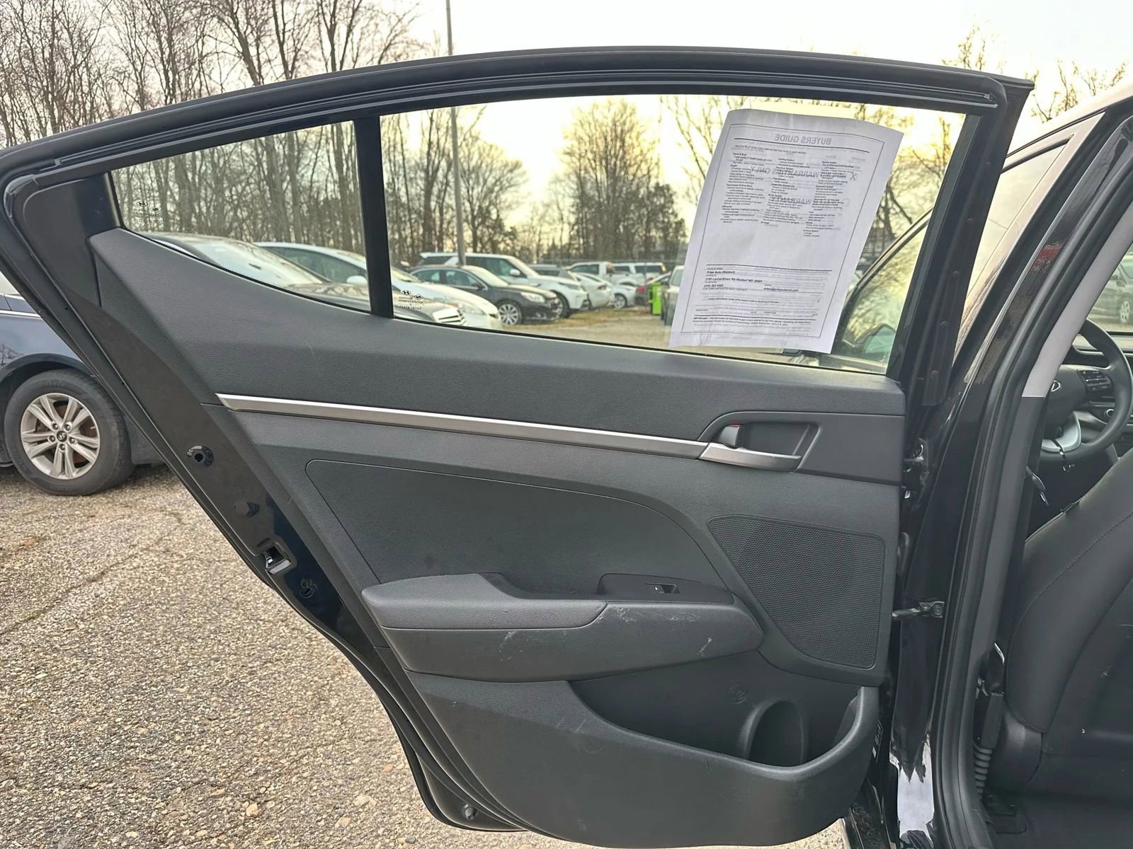 Used 2020 Hyundai Elantra SE w/ Cargo Package (C1) image 16