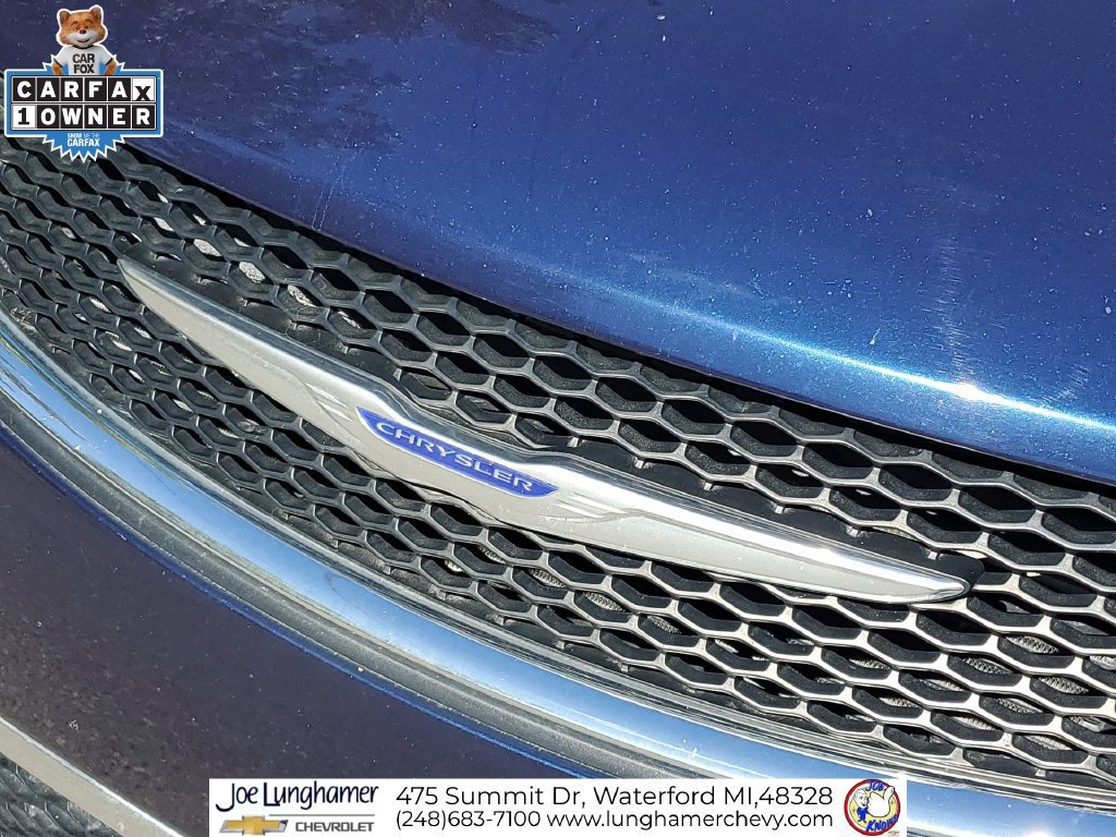 Used 2020 Chrysler Pacifica Limited FWD image 32