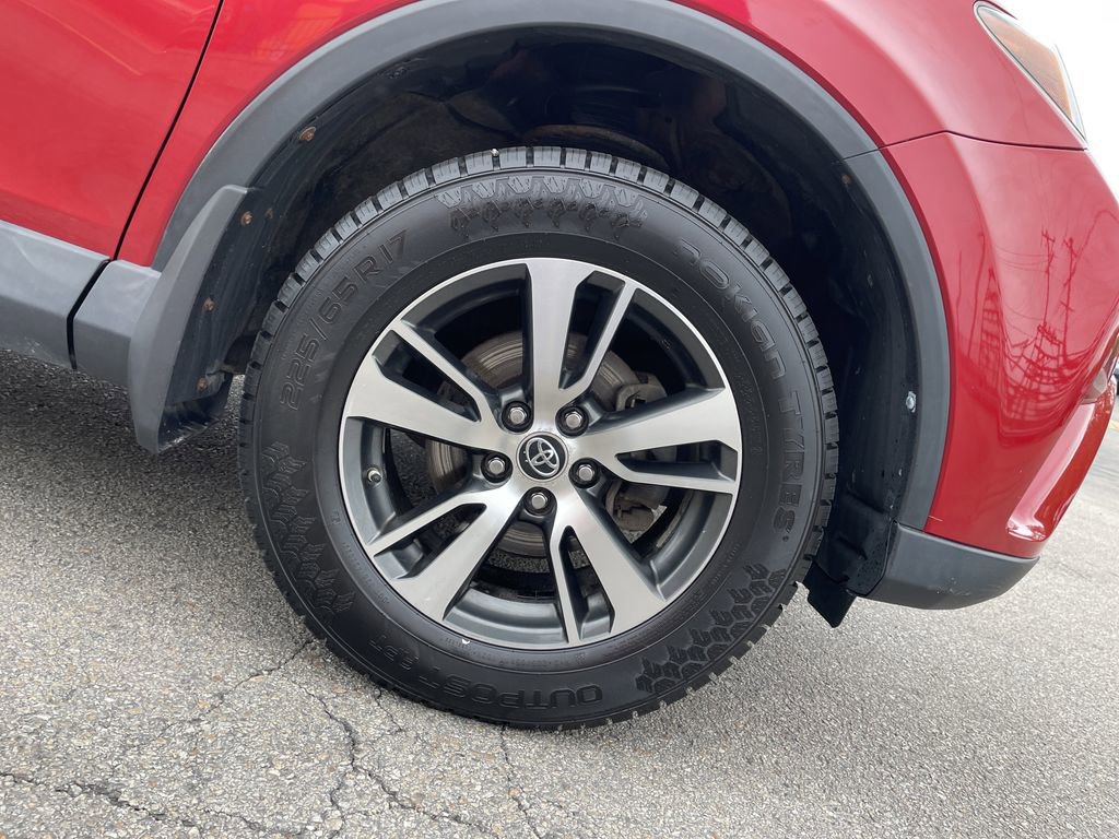 Used 2016 Toyota RAV4 XLE AWD/4WD image 11