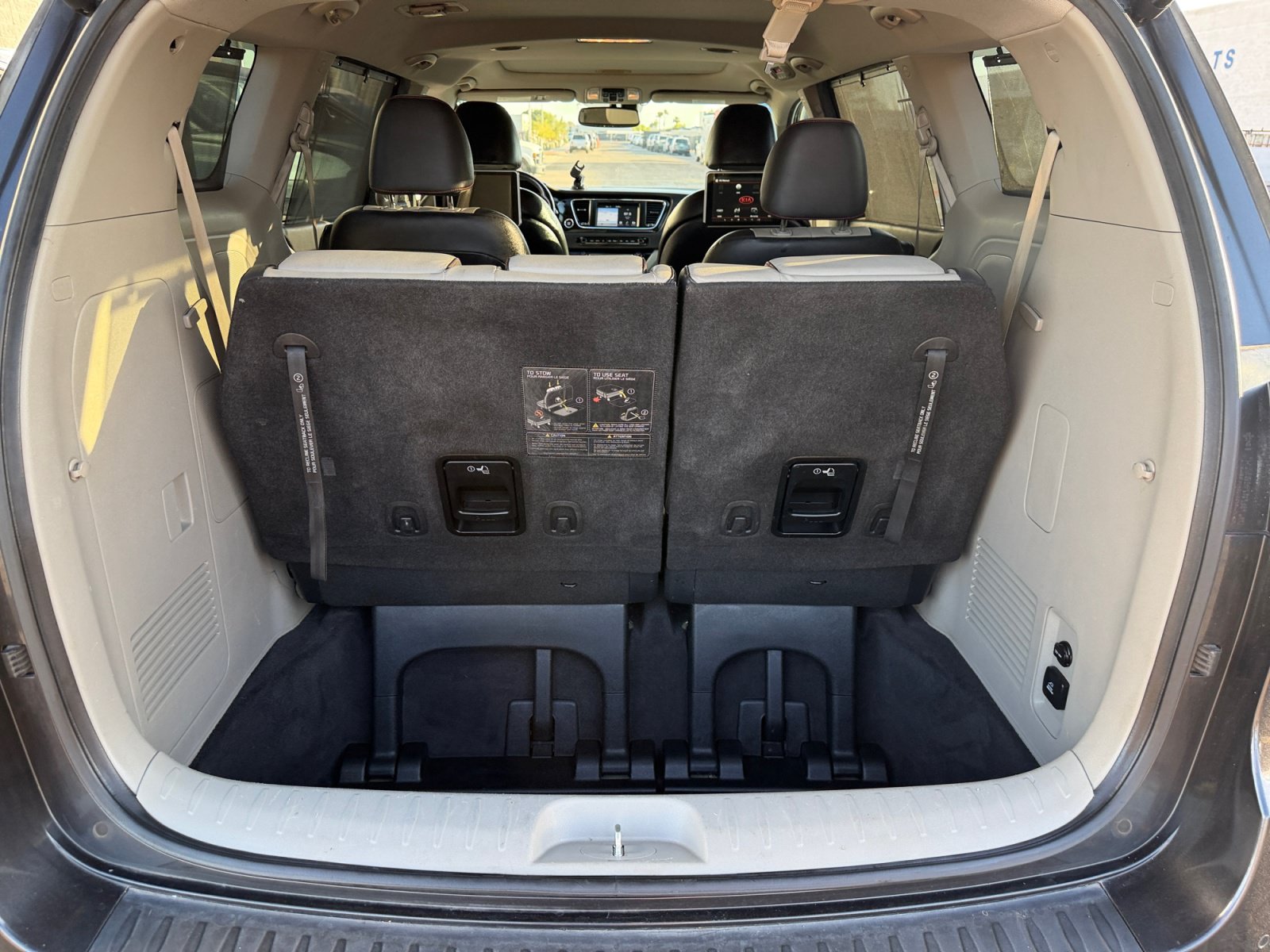 Used 2019 Kia Sedona SX FWD image 29